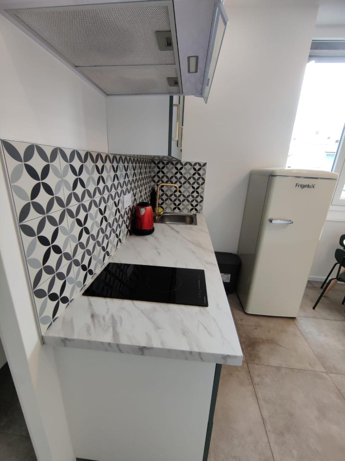 Loft Chic Avec Mezzanine Contemporaine Apartment Vénissieux
