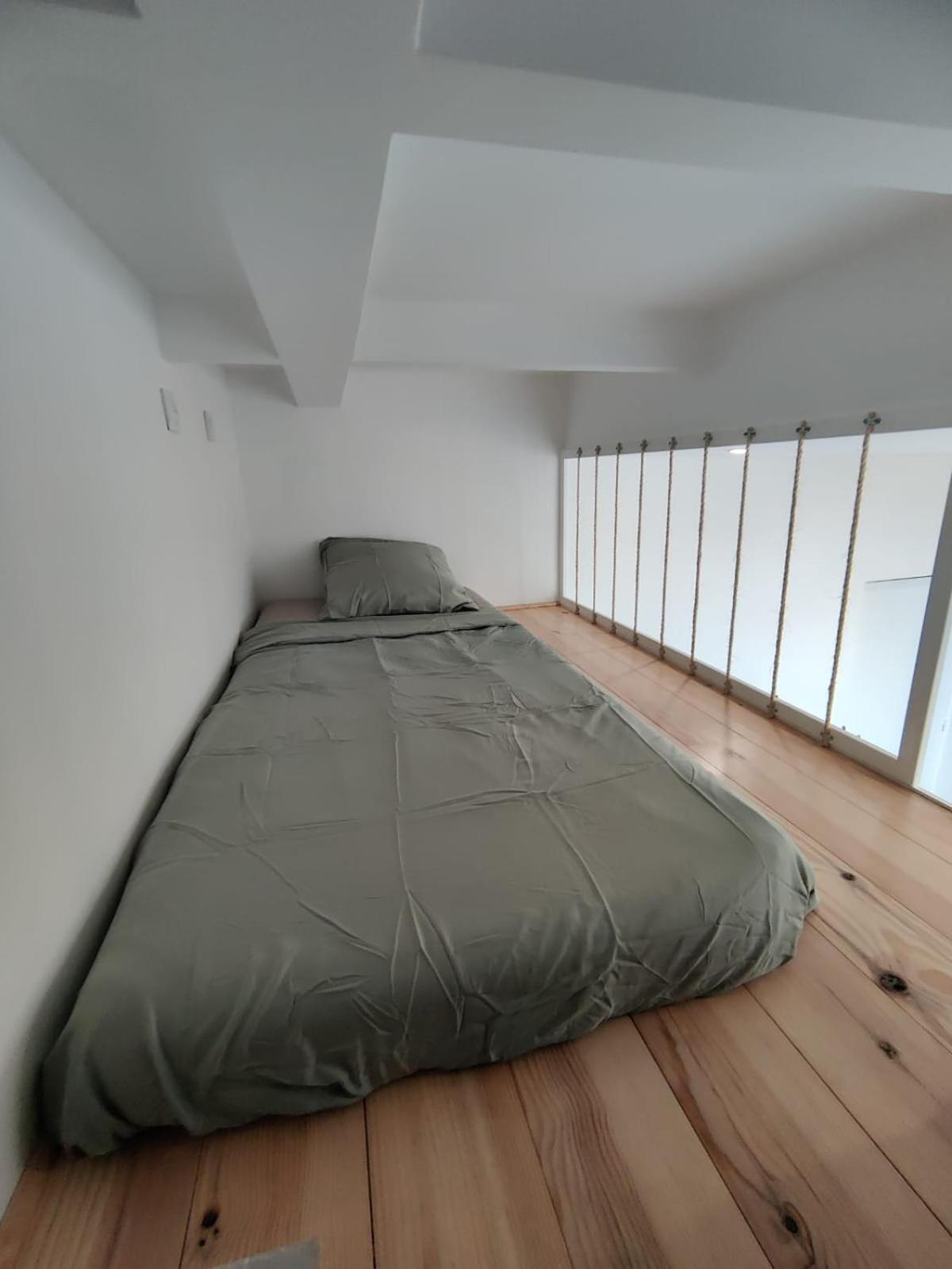 Loft Chic Avec Mezzanine Contemporaine *